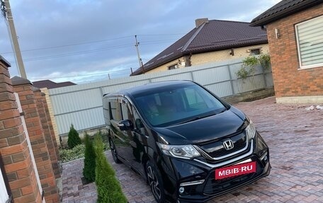 Honda Stepwgn IV, 2017 год, 2 150 000 рублей, 3 фотография