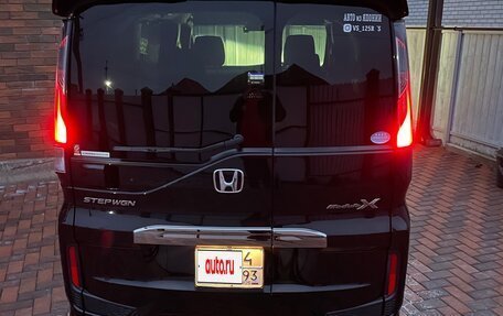 Honda Stepwgn IV, 2017 год, 2 150 000 рублей, 8 фотография