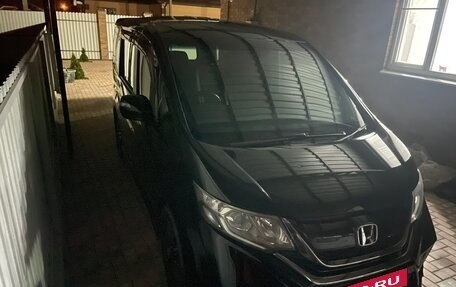 Honda Stepwgn IV, 2017 год, 2 150 000 рублей, 9 фотография