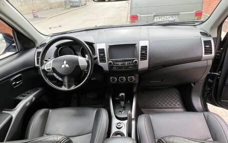 Mitsubishi Outlander III рестайлинг 3, 2011 год, 1 200 000 рублей, 10 фотография
