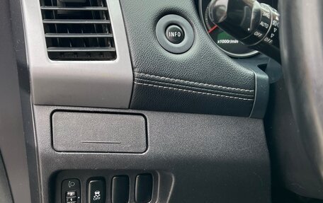 Mitsubishi Outlander III рестайлинг 3, 2011 год, 1 200 000 рублей, 16 фотография