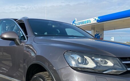 Volkswagen Touareg III, 2010 год, 1 600 000 рублей, 2 фотография