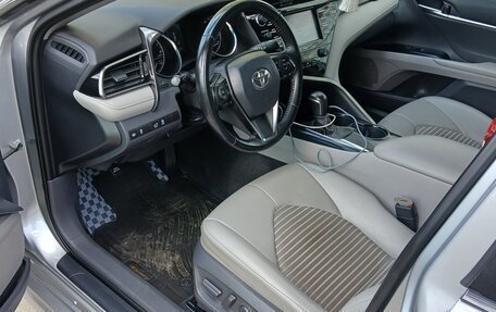 Toyota Camry, 2020 год, 2 200 000 рублей, 6 фотография