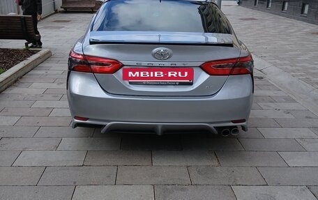 Toyota Camry, 2020 год, 2 200 000 рублей, 4 фотография