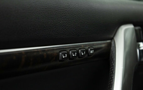 Toyota Land Cruiser 200, 2014 год, 4 299 990 рублей, 23 фотография