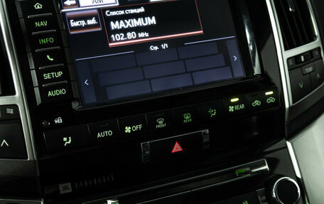 Toyota Land Cruiser 200, 2014 год, 4 299 990 рублей, 17 фотография