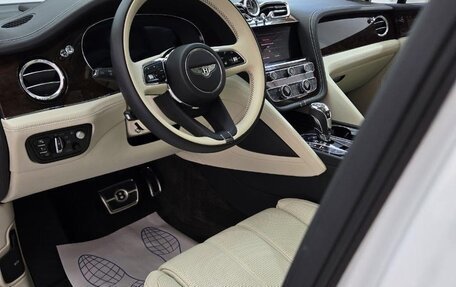 Bentley Bentayga I, 2020 год, 13 фотография