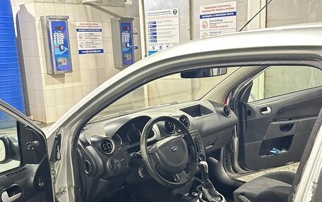 Ford Fiesta, 2005 год, 245 000 рублей, 3 фотография