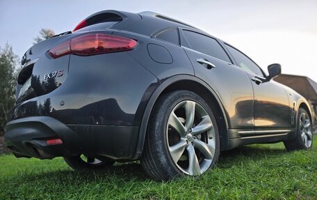 Infiniti FX II, 2011 год, 1 400 000 рублей, 2 фотография