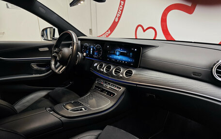 Mercedes-Benz E-Класс, 2021 год, 4 890 000 рублей, 8 фотография