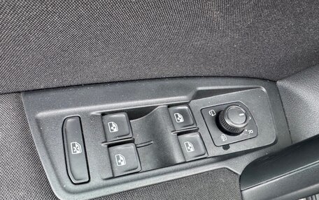 Volkswagen Tiguan II, 2021 год, 2 880 000 рублей, 19 фотография