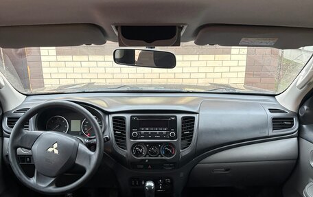 Mitsubishi L200 IV рестайлинг, 2015 год, 2 050 000 рублей, 23 фотография