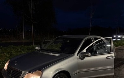 Mercedes-Benz C-Класс, 2001 год, 450 000 рублей, 1 фотография