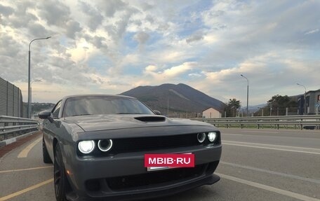 Dodge Challenger III рестайлинг 2, 2023 год, 8 000 000 рублей, 2 фотография