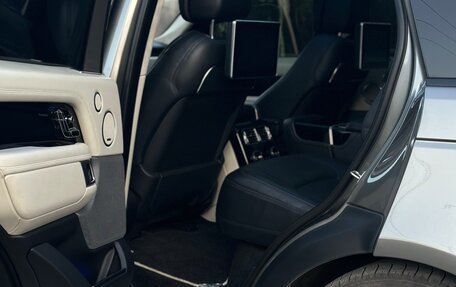 Land Rover Range Rover IV рестайлинг, 2018 год, 8 500 000 рублей, 16 фотография