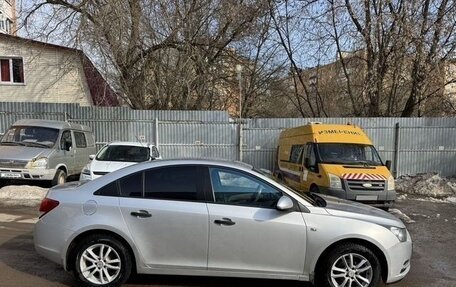 Chevrolet Cruze II, 2010 год, 730 000 рублей, 4 фотография