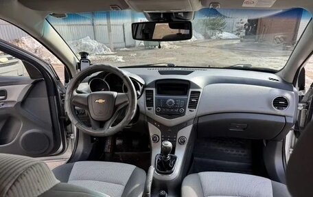 Chevrolet Cruze II, 2010 год, 730 000 рублей, 16 фотография