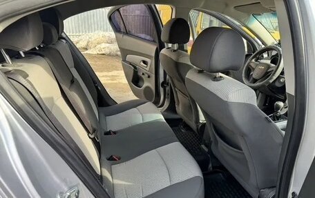 Chevrolet Cruze II, 2010 год, 730 000 рублей, 15 фотография