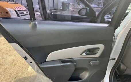 Chevrolet Cruze II, 2010 год, 730 000 рублей, 12 фотография