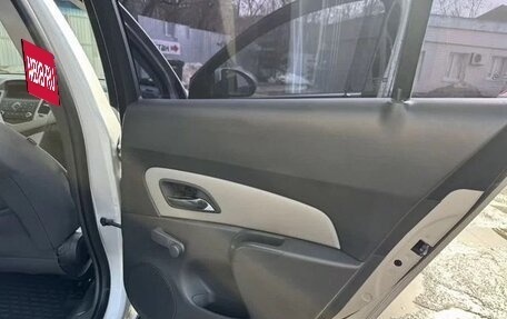 Chevrolet Cruze II, 2010 год, 730 000 рублей, 13 фотография