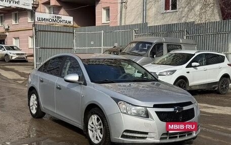 Chevrolet Cruze II, 2010 год, 730 000 рублей, 2 фотография