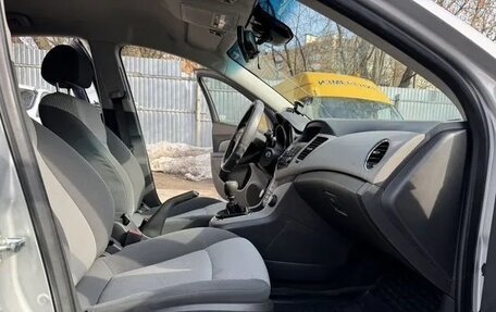 Chevrolet Cruze II, 2010 год, 730 000 рублей, 18 фотография