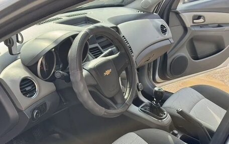 Chevrolet Cruze II, 2010 год, 730 000 рублей, 23 фотография