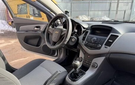 Chevrolet Cruze II, 2010 год, 730 000 рублей, 19 фотография