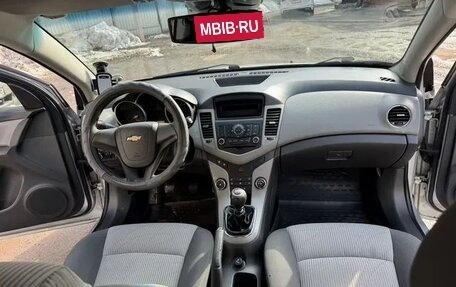 Chevrolet Cruze II, 2010 год, 730 000 рублей, 24 фотография