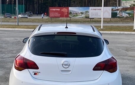 Opel Astra J, 2010 год, 600 000 рублей, 4 фотография