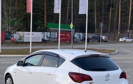 Opel Astra J, 2010 год, 600 000 рублей, 6 фотография