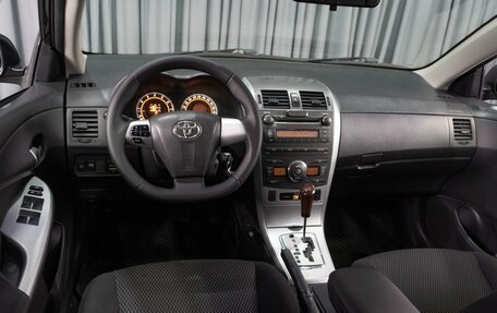 Toyota Corolla, 2011 год, 899 000 рублей, 6 фотография