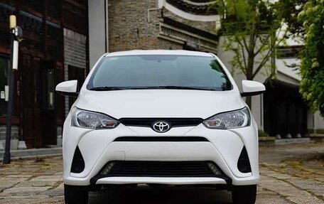 Toyota Yaris XP150 рестайлинг, 2022 год, 1 070 000 рублей, 2 фотография