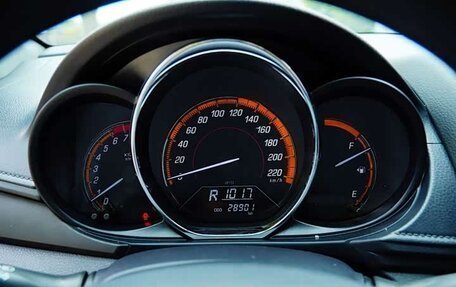 Toyota Yaris XP150 рестайлинг, 2022 год, 1 070 000 рублей, 11 фотография