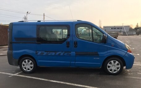 Renault Trafic, 2005 год, 850 000 рублей, 3 фотография