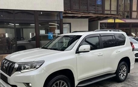 Toyota Land Cruiser Prado 150 рестайлинг 2, 2018 год, 7 200 000 рублей, 1 фотография