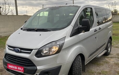 Ford Tourneo Custom I рестайлинг, 2017 год, 2 100 000 рублей, 1 фотография