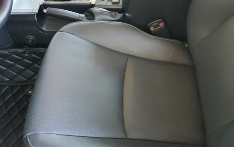 Toyota Land Cruiser Prado 150 рестайлинг 2, 2018 год, 7 200 000 рублей, 10 фотография