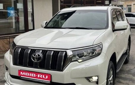 Toyota Land Cruiser Prado 150 рестайлинг 2, 2018 год, 7 200 000 рублей, 6 фотография