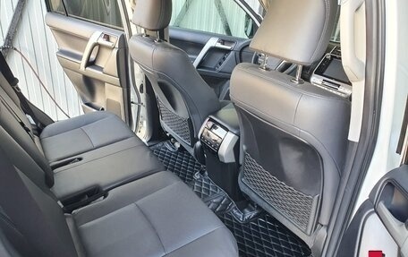 Toyota Land Cruiser Prado 150 рестайлинг 2, 2018 год, 7 200 000 рублей, 8 фотография