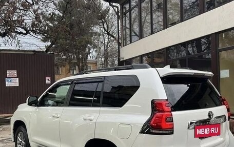 Toyota Land Cruiser Prado 150 рестайлинг 2, 2018 год, 7 200 000 рублей, 4 фотография