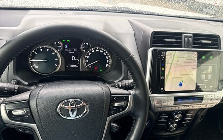 Toyota Land Cruiser Prado 150 рестайлинг 2, 2018 год, 7 200 000 рублей, 39 фотография
