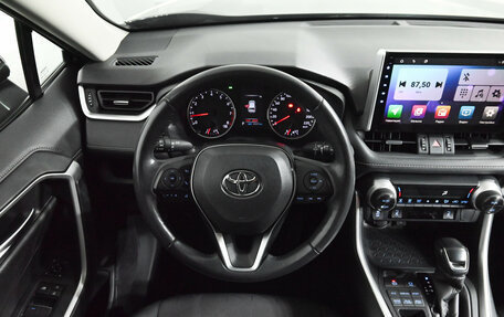 Toyota RAV4, 2021 год, 4 350 000 рублей, 12 фотография