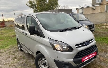 Ford Tourneo Custom I рестайлинг, 2017 год, 2 100 000 рублей, 3 фотография
