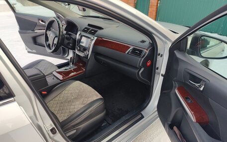 Toyota Camry, 2012 год, 1 950 000 рублей, 9 фотография