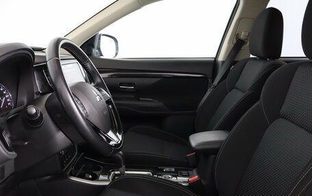 Mitsubishi Outlander III рестайлинг 3, 2019 год, 2 049 000 рублей, 8 фотография