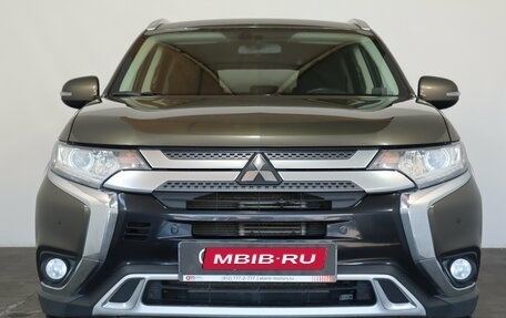 Mitsubishi Outlander III рестайлинг 3, 2019 год, 2 049 000 рублей, 2 фотография