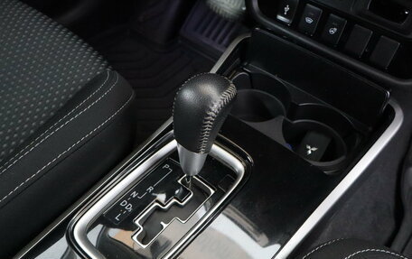 Mitsubishi Outlander III рестайлинг 3, 2019 год, 2 049 000 рублей, 11 фотография