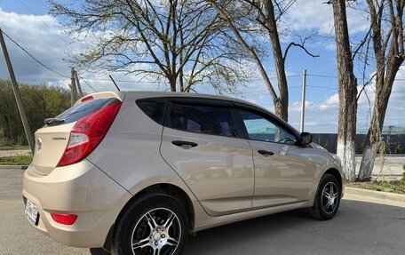Hyundai Solaris II рестайлинг, 2013 год, 950 000 рублей, 4 фотография