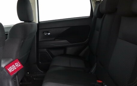 Mitsubishi Outlander III рестайлинг 3, 2019 год, 2 049 000 рублей, 14 фотография